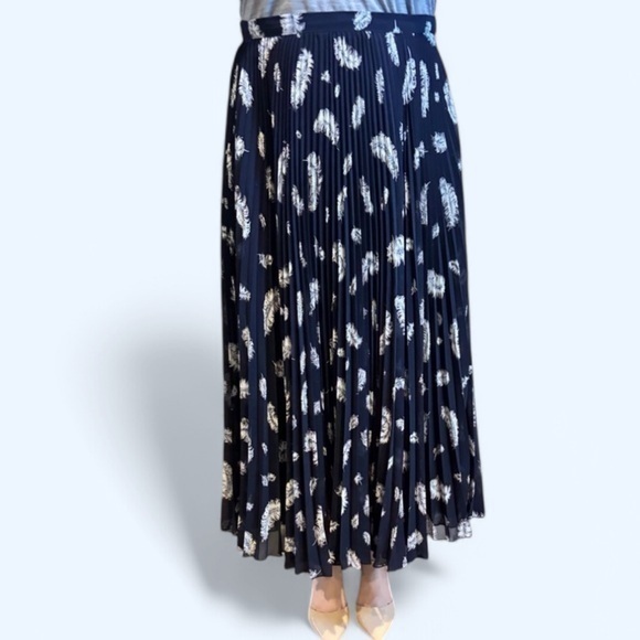- Women’s Alberto Makai Navy Blue & White Feather Print Pleated Maxi Skirt 8 - Picture 1 of 4
